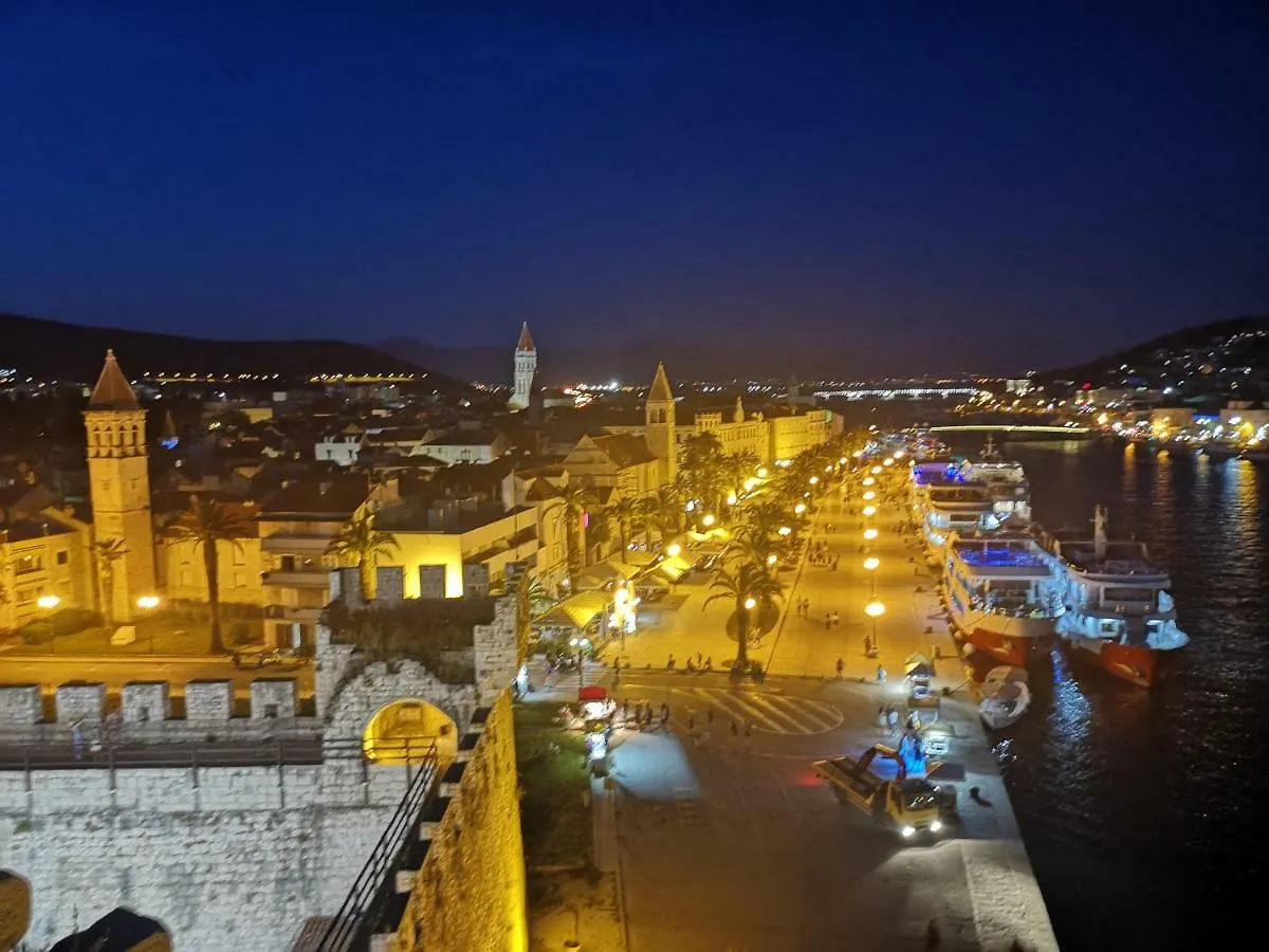 Apartment Anita Trogir 0*,  Kroatien